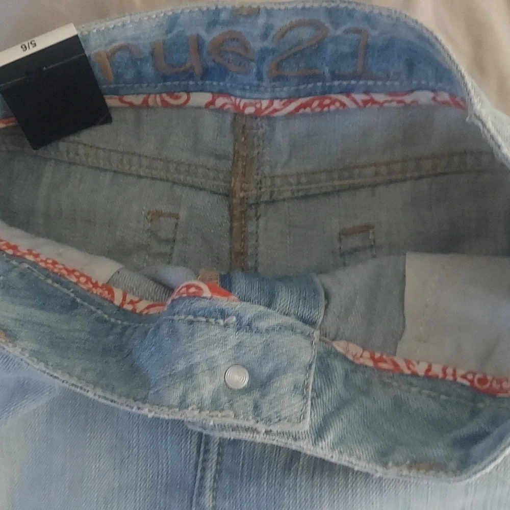 Rue21 Blue denim distressed Mini Skirt Sz 5/6 New